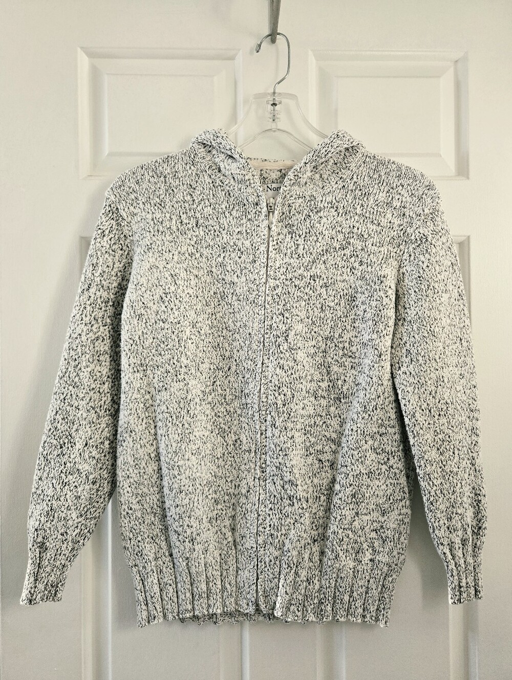 NorthStyle Women's Marled Black and White Zip Hoodie
